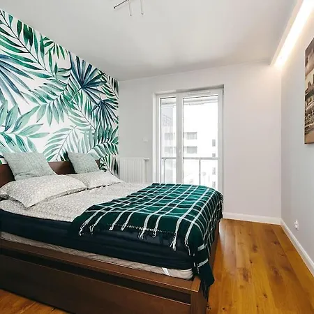 Peaceful For 2-4 Guests In 公寓 *